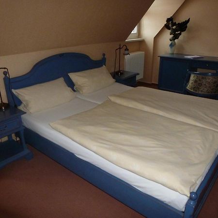 Hotel Alt-Karow ベルリン エクステリア 写真