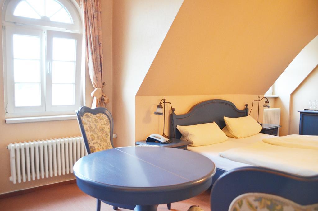 Hotel Alt-Karow ベルリン エクステリア 写真